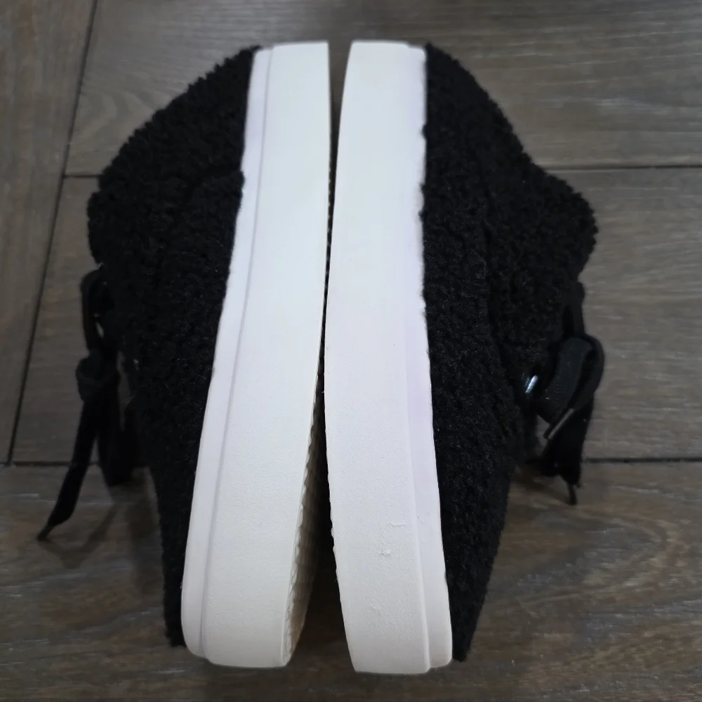 Lucky Brand Tolini Black Faux Fur Sherpa Mule Sneakers Size 7.5 Slip On